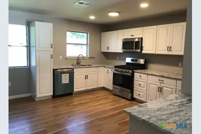 2316 N Austin Street, Seguin, TX 78155 - Photo 3