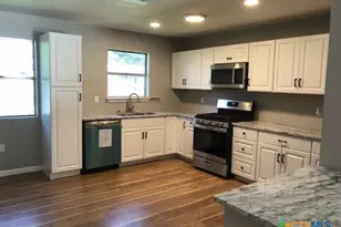 2316 N Austin St, Seguin, TX 78155 - Photo 3