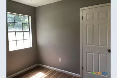 2316 N Austin Street, Seguin, TX 78155 - Photo 11