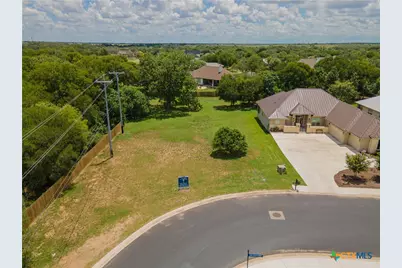 601 Oak Creek Parkway, Seguin, TX 78155 - Photo 3