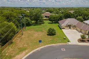 601 Oak Creek Pkwy, Seguin, TX 78155 - Photo 3