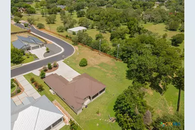 601 Oak Creek Parkway, Seguin, TX 78155 - Photo 11