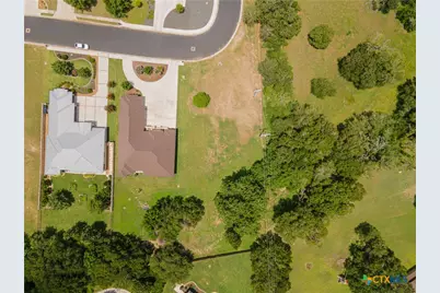 601 Oak Creek Parkway, Seguin, TX 78155 - Photo 9