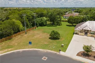 601 Oak Creek Pkwy, Seguin, TX 78155 - Photo 1
