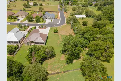 601 Oak Creek Parkway, Seguin, TX 78155 - Photo 5