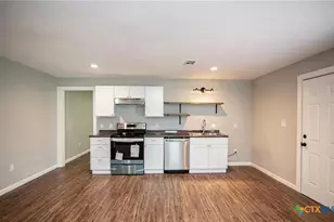 2003 Woodlawn St, Victoria, TX 77901 - Photo 5