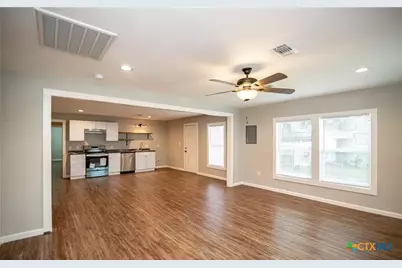 2003 Woodlawn Street, Victoria, TX 77901 - Photo 3