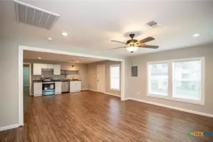 2003 Woodlawn St, Victoria, TX 77901 - Photo 3