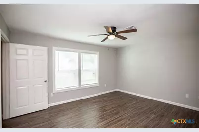 2003 Woodlawn Street, Victoria, TX 77901 - Photo 9