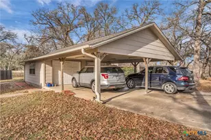 33 Fairway Dr, Hilltop Lakes, TX 77871 - Photo 3