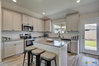 1243 Casetta Run, New Braunfels, TX 78130 - Photo 3