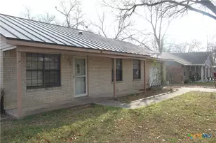 1504 Lakeview Dr, Lockhart, TX 78644 - Photo 1