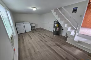 702 E Anaqua Ave, Victoria, TX 77901 - Photo 5