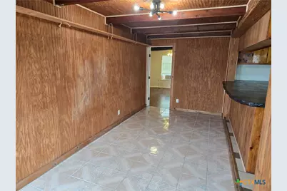 702 E Anaqua Avenue, Victoria, TX 77901 - Photo 15