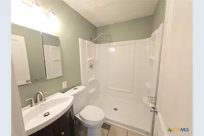 702 E Anaqua Avenue, Victoria, TX 77901 - Photo 11