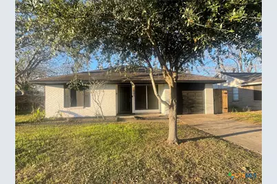 1605 Bexar Avenue, Victoria, TX 77901 - Photo 1