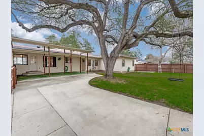 953 E Cedar Street, Seguin, TX 78155 - Photo 37
