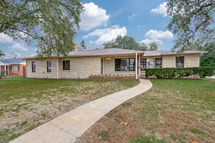 953 E Cedar St, Seguin, TX 78155 - Photo 3