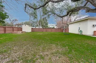 953 E Cedar St, Seguin, TX 78155 - Photo 39
