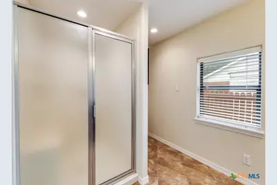 953 E Cedar Street, Seguin, TX 78155 - Photo 19