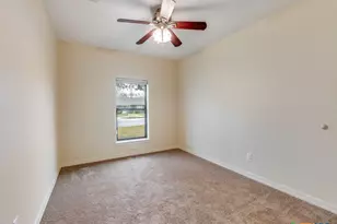 953 E Cedar St, Seguin, TX 78155 - Photo 23