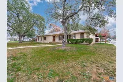 953 E Cedar Street, Seguin, TX 78155 - Photo 1
