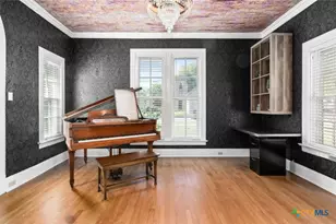 445 N Wall St, Belton, TX 76513 - Photo 37