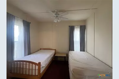 327 W Main Street, Port Lavaca, TX 77979 - Photo 5