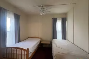 327 W Main St, Port Lavaca, TX 77979 - Photo 5