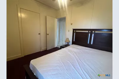 327 W Main Street, Port Lavaca, TX 77979 - Photo 7