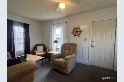 327 W Main Street, Port Lavaca, TX 77979 - Photo 9