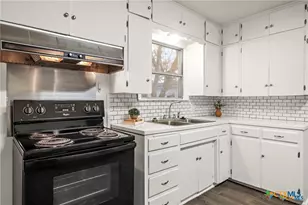 1913 S 19th St, Temple, TX 76504 - Photo 3