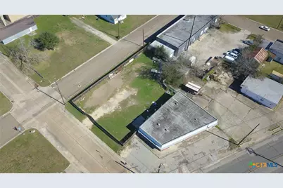 802 E North Street, Victoria, TX 77901 - Photo 1
