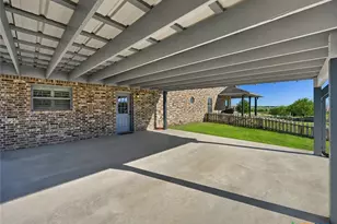 1733 Co Rd 376, Shiner, TX 77984 - Photo 35
