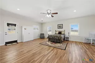 1733 Co Rd 376, Shiner, TX 77984 - Photo 23