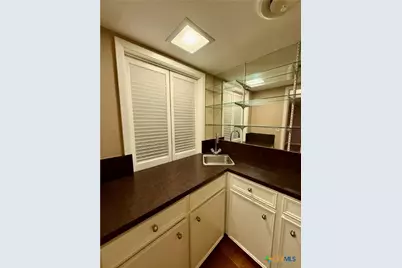 316 Woodglenn Drive, Victoria, TX 77904 - Photo 17