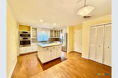 316 Woodglenn Drive, Victoria, TX 77904 - Photo 7