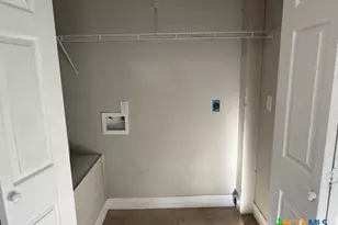 502 Willow Ave, Luling, TX 78648 - Photo 9