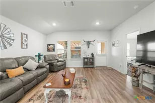 336 Jacquard Ct, Troy, TX 76579 - Photo 3