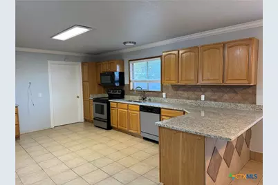 1338 Canary Lane, Seguin, TX 78155 - Photo 29