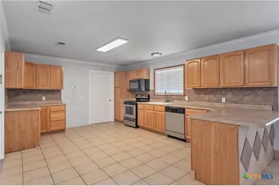 1338 Canary Lane, Seguin, TX 78155 - Photo 7