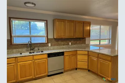 1338 Canary Lane, Seguin, TX 78155 - Photo 33