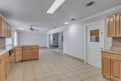 1338 Canary Lane, Seguin, TX 78155 - Photo 9