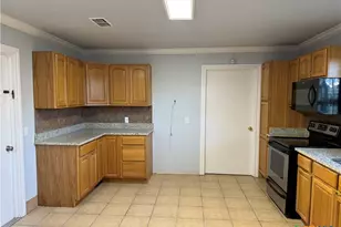 1338 Canary Ln, Seguin, TX 78155 - Photo 31