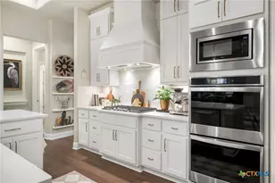 5755 High Forest Dr, New Braunfels, TX 78132 - Photo 11