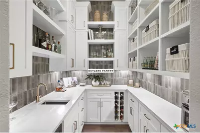 5755 High Forest Drive, New Braunfels, TX 78132 - Photo 13