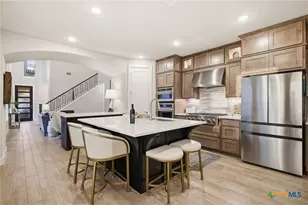 1651 Gruene Grass, New Braunfels, TX 78130 - Photo 9