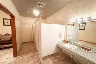 202 E Forrest St, Victoria, TX 77901 - Photo 27