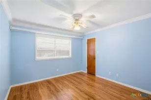 201 Laguna Dr, Victoria, TX 77904 - Photo 11