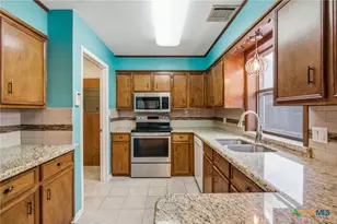 201 Laguna Dr, Victoria, TX 77904 - Photo 7